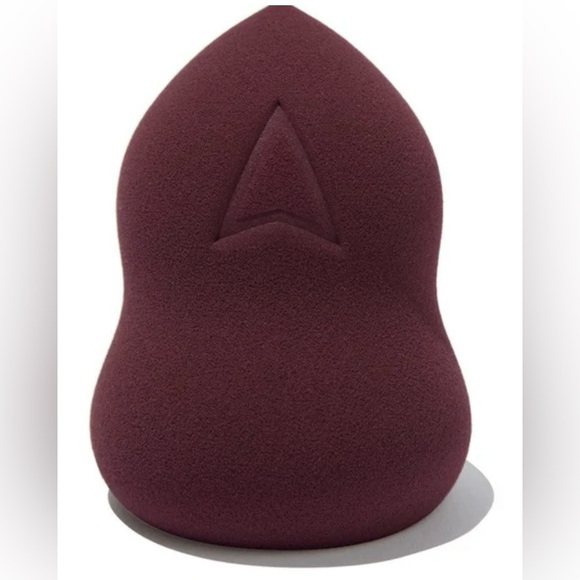 Good To Go Beauty Sponge Ornament makeup tools. Puffs, sponges, cleansing pad. - Picture 4 of 7